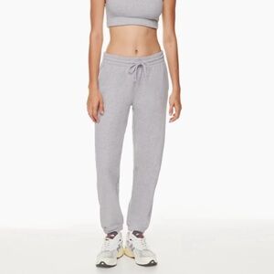 NWT Aritzia TNA Women's Grey Cozy Terry Boyfriend Sweatpants Gray Joggers Lounge